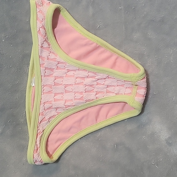 Urban outfitters swim bottoms - Picture 1 of 5